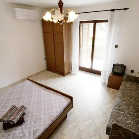 Apartments With Parking Space Umag - 27430