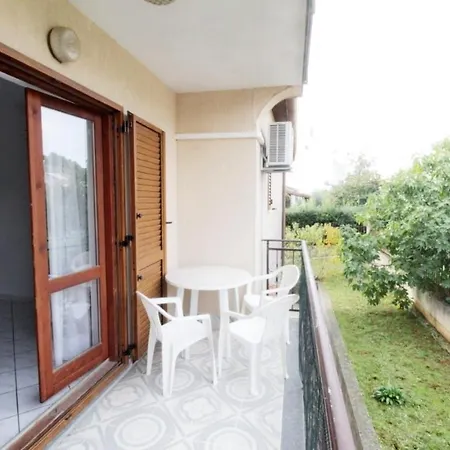 Apartments With Parking Space Umag - 27430