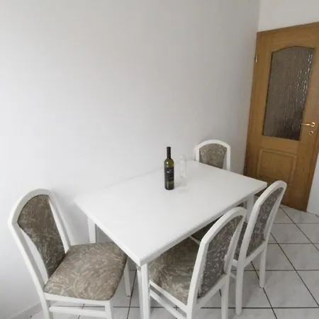 With Parking Space - 27430 Apartamento Umago