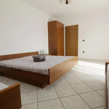 With Parking Space - 27430 Apartamento