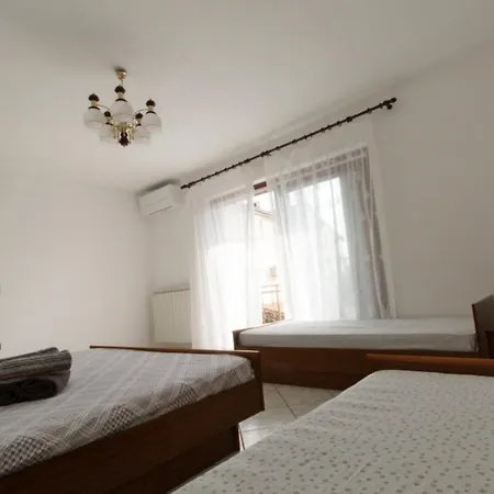 Daire Apartments With Parking Space Umag - 27430
